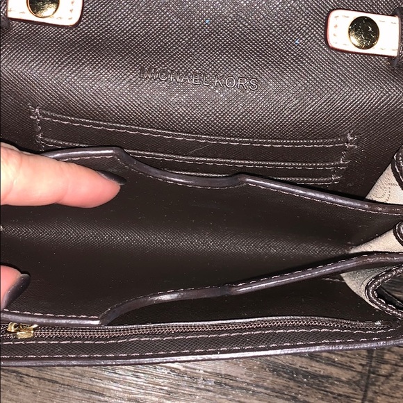 Michael Kors wallet and crossbody bag in one - Picture 5 of 11